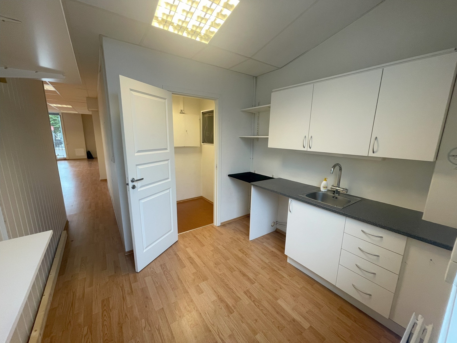 Toalett og kjøkken Galleribilde