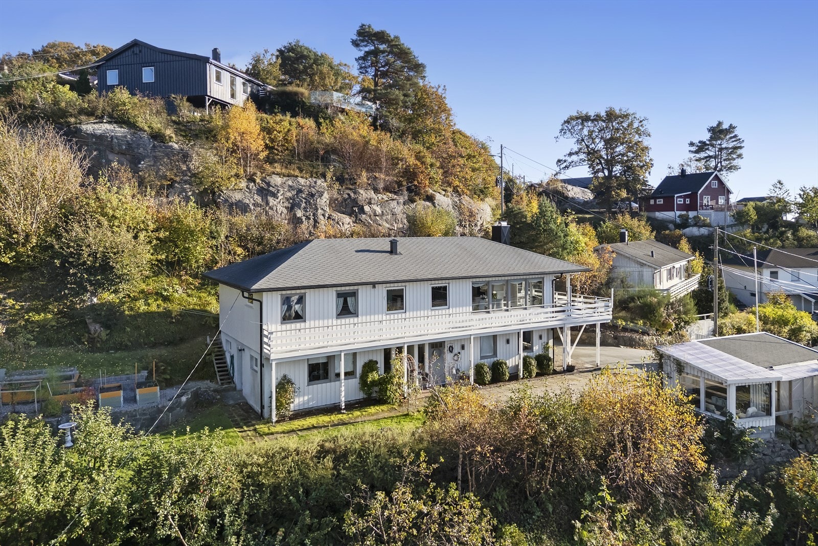 Vestvendt eiendom
med flotte sol og utsiktsforhold Galleribilde