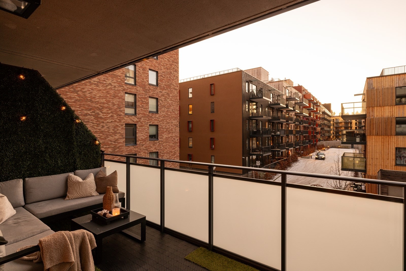 Her er det god plass til utemøbler, grill og beplantning. Galleribilde