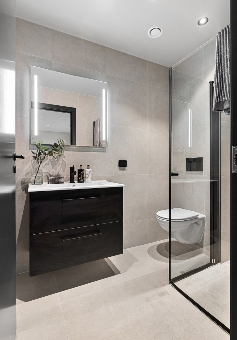 Bad med varme i gulv og god standard Galleribilde