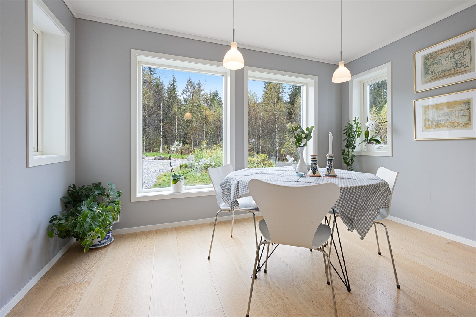 Spiseplass på kjøkken Galleribilde