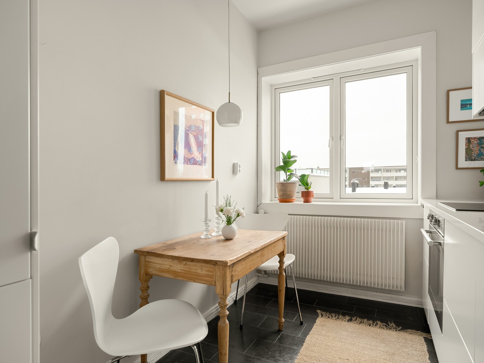 Her er det også en hyggelig spiseplass hvor du kan nyte frokosten. Galleribilde