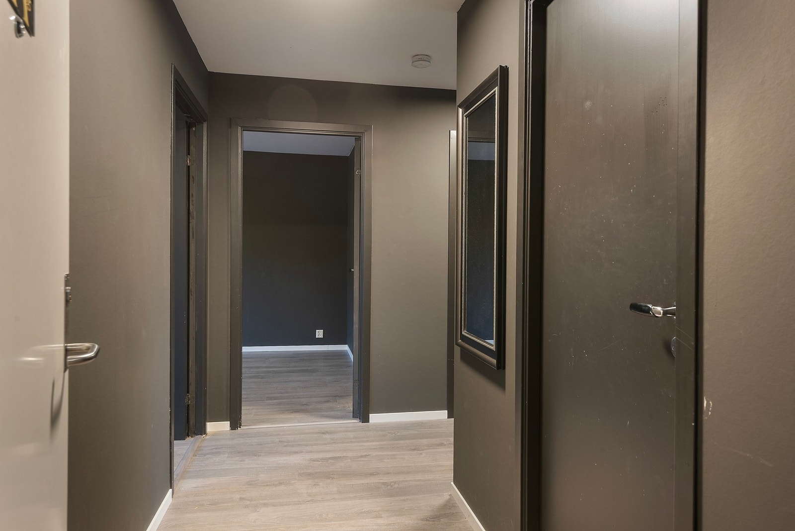 Gangen med god plass Galleribilde