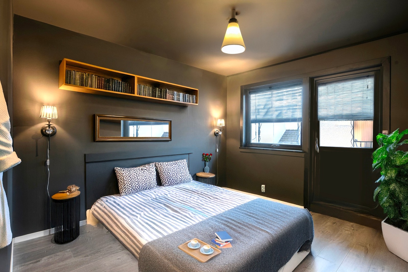 Soverom nr 1 har også utgang til en balkong. Galleribilde