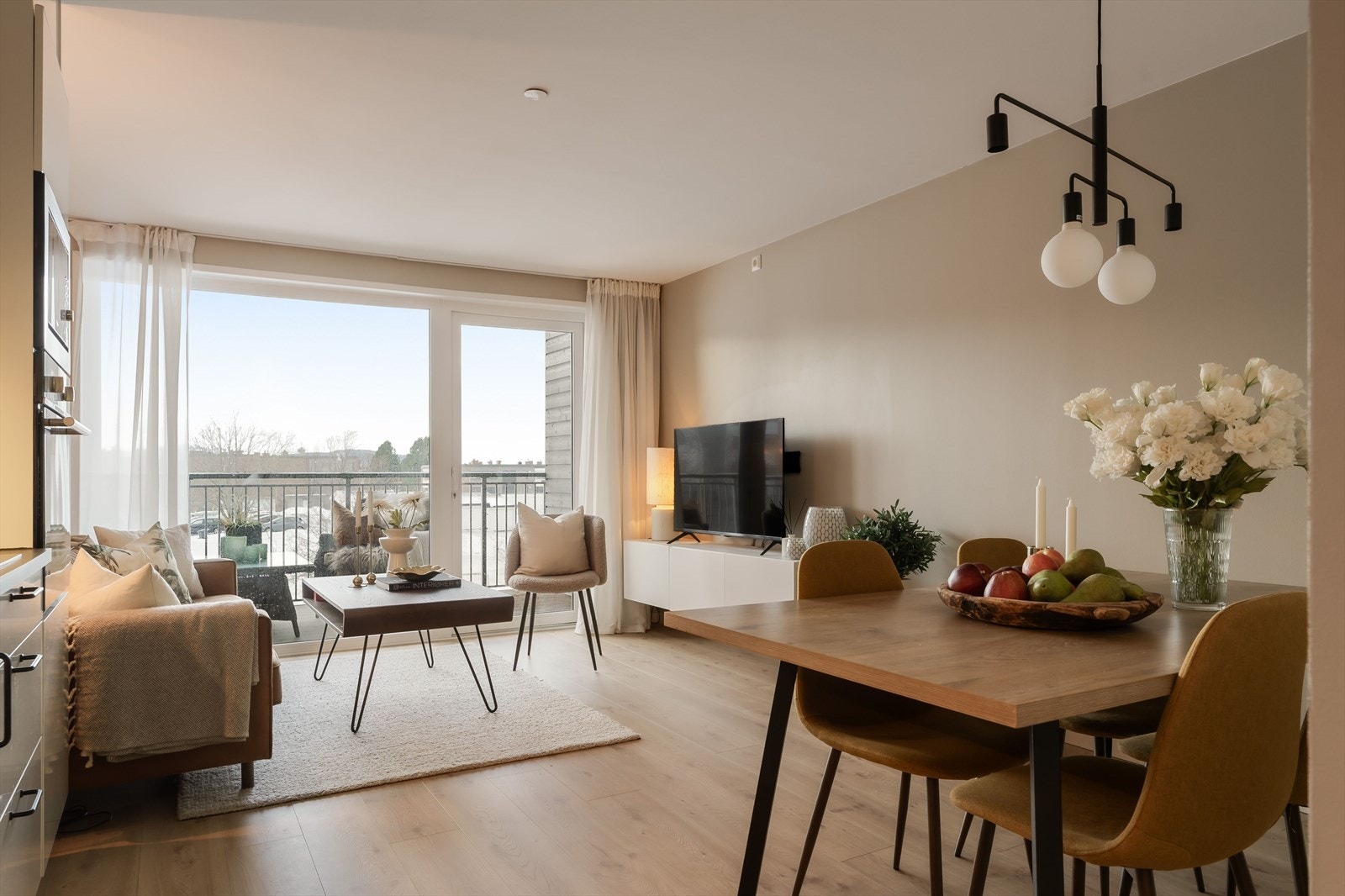 Her er det god plass til et spisebord. Galleribilde