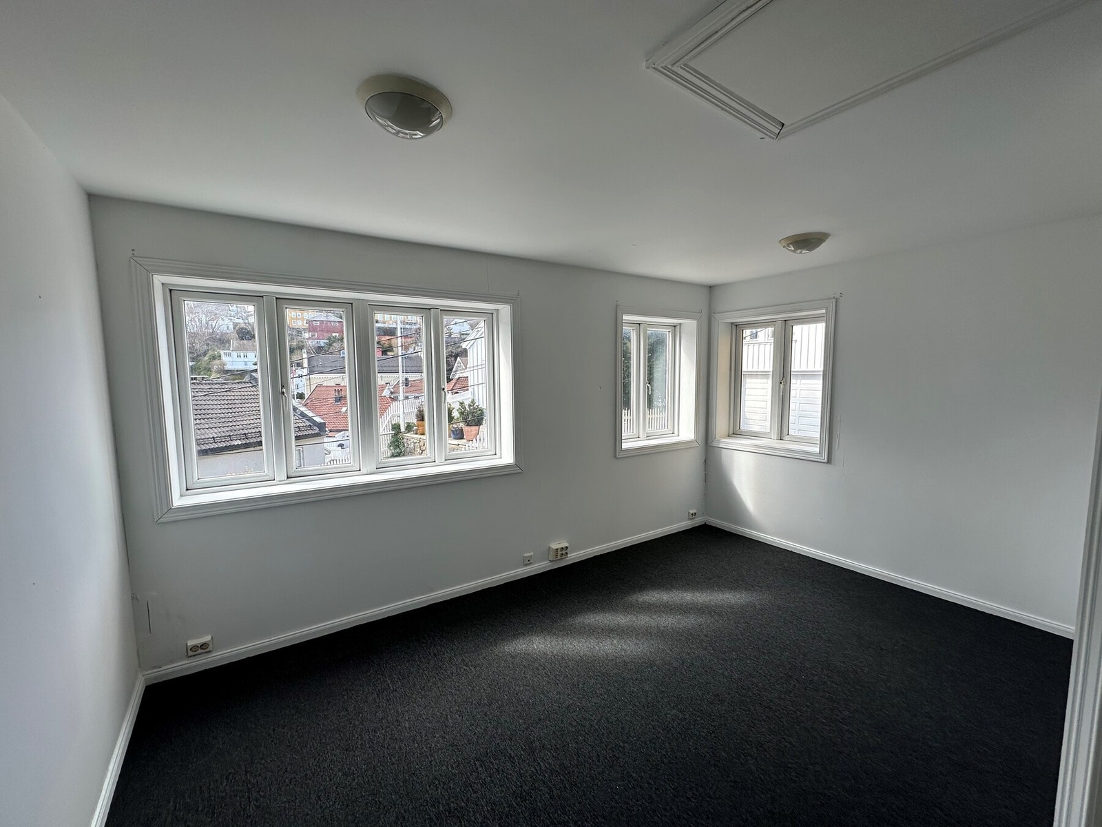 Hybelen ble oppført i 2012. Utleid i dag for kr 5.500,- i mnd. Selgers egne bilder av hybelen ifm utleie Galleribilde