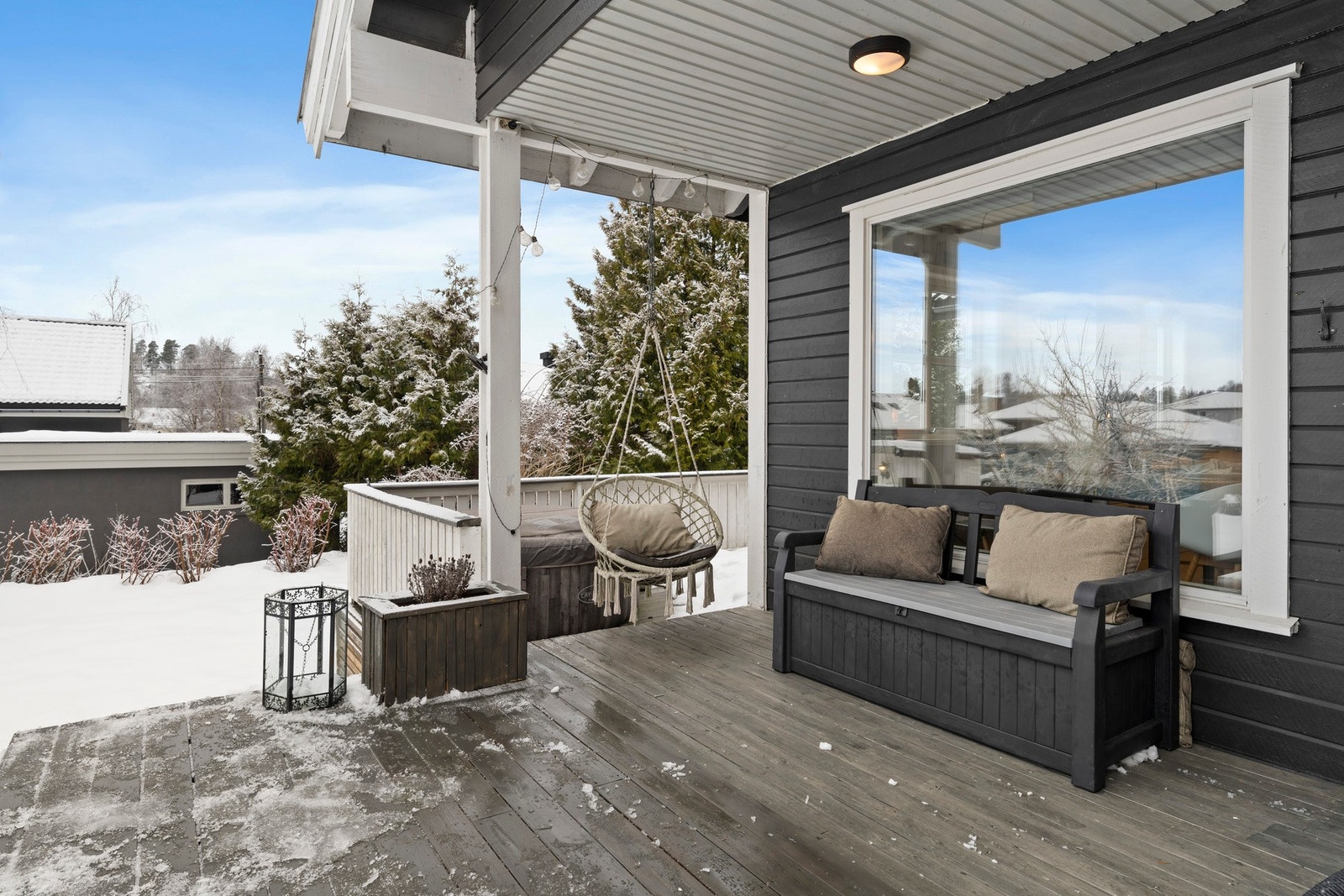 Her kan man nyte flotte solforhold i skjermede omgivelser om sommeren. Galleribilde