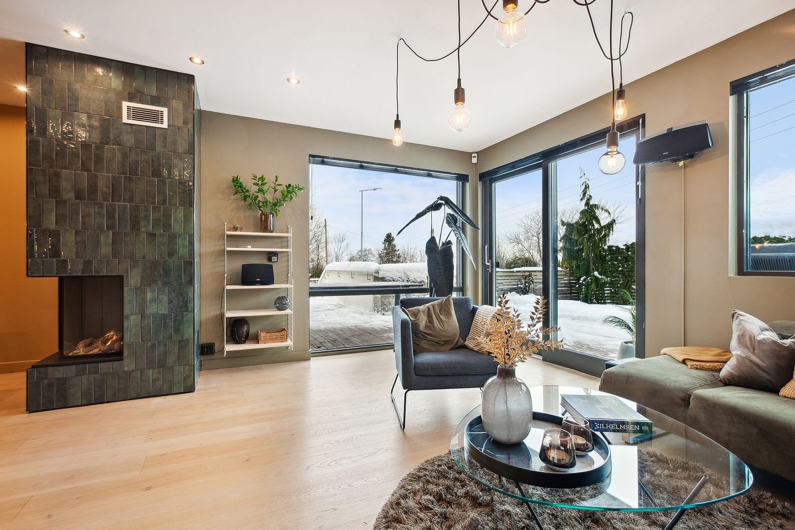 Stue mot terrasse. Galleribilde