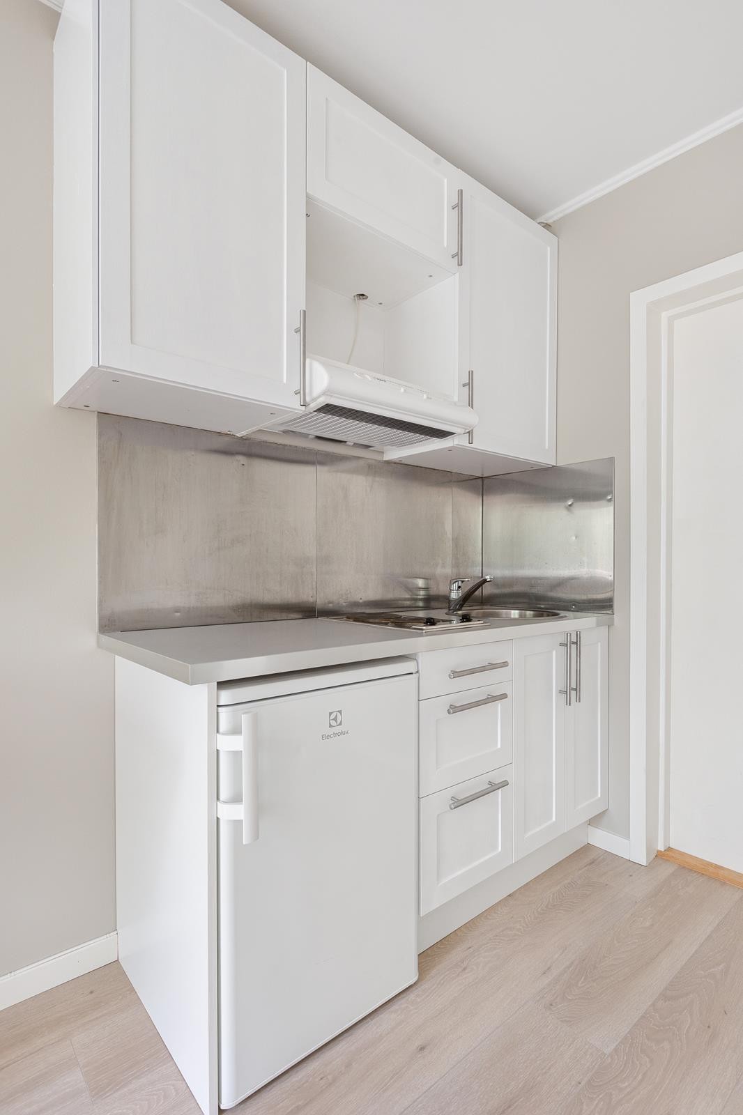 Det finnes felles kjøkken i bygget med stekemuligheter Galleribilde