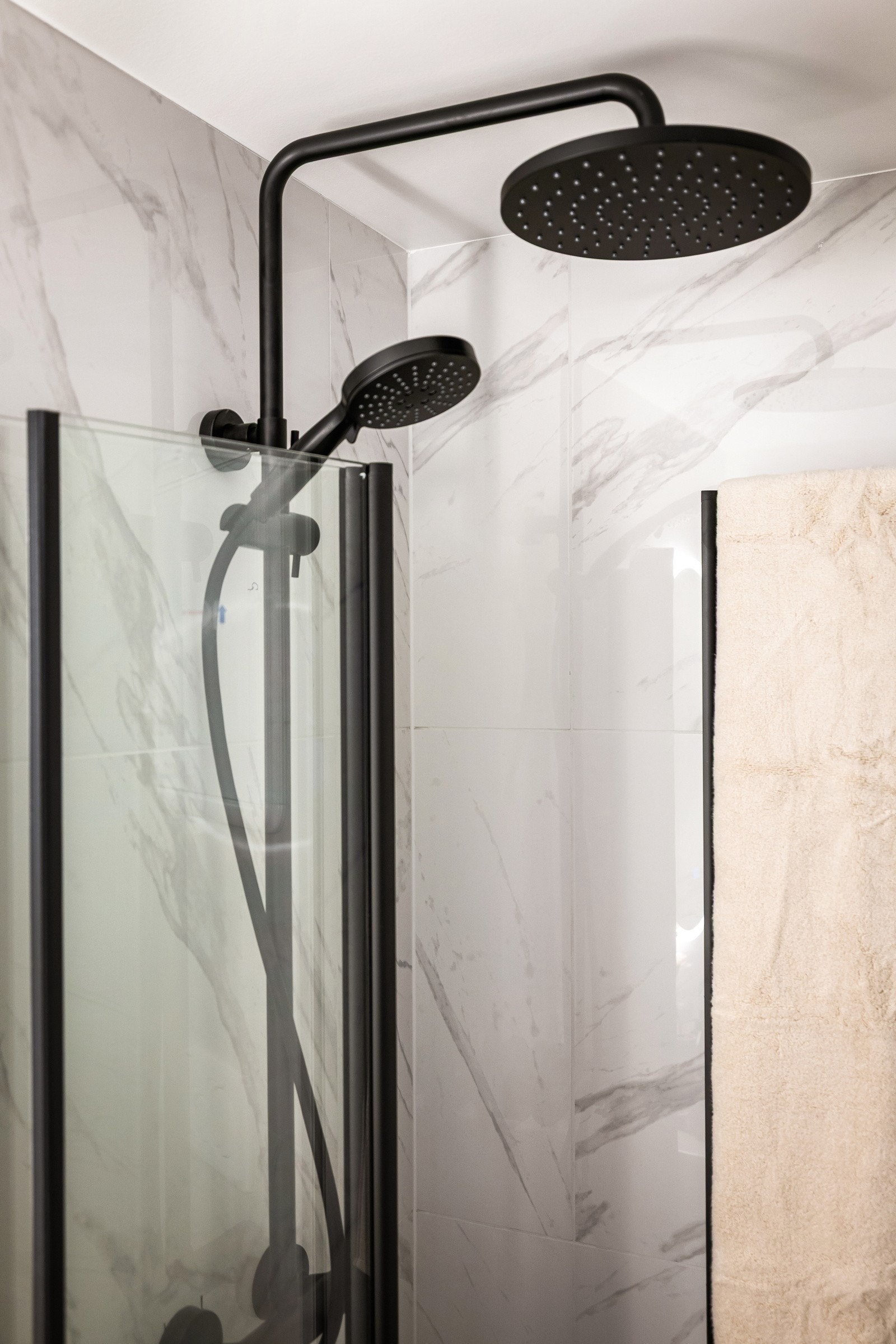 Reinfall i dusjen Galleribilde