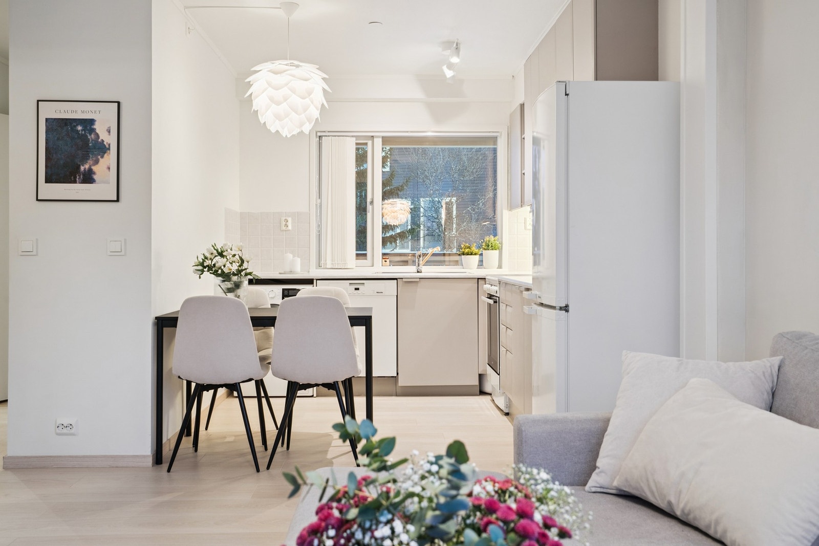 Stue og kjøkken Galleribilde