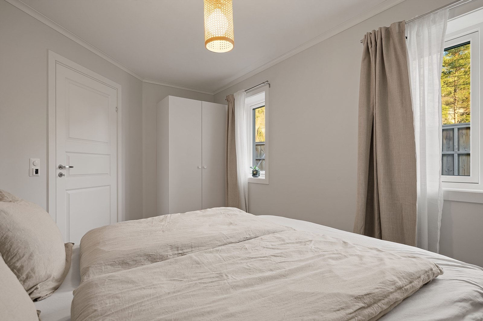 Hovedsoverom hvor det er godt med garderober Galleribilde