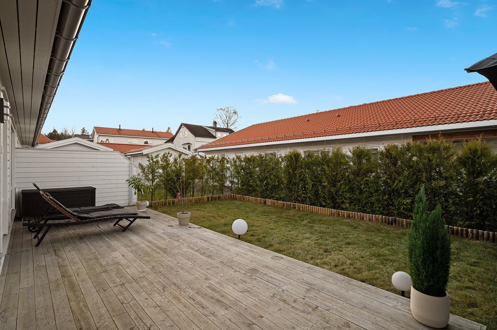 Terrasse og hagedel Galleribilde