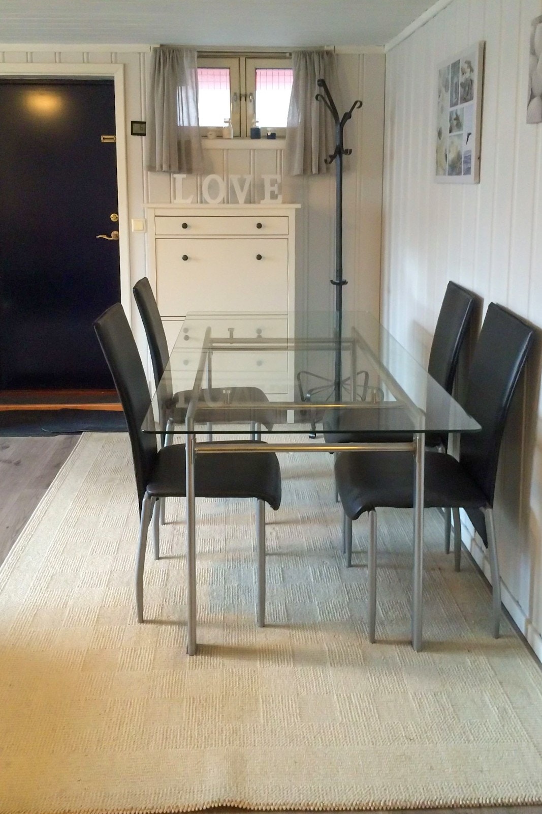 Egen inngang til stue/spisestue... Galleribilde