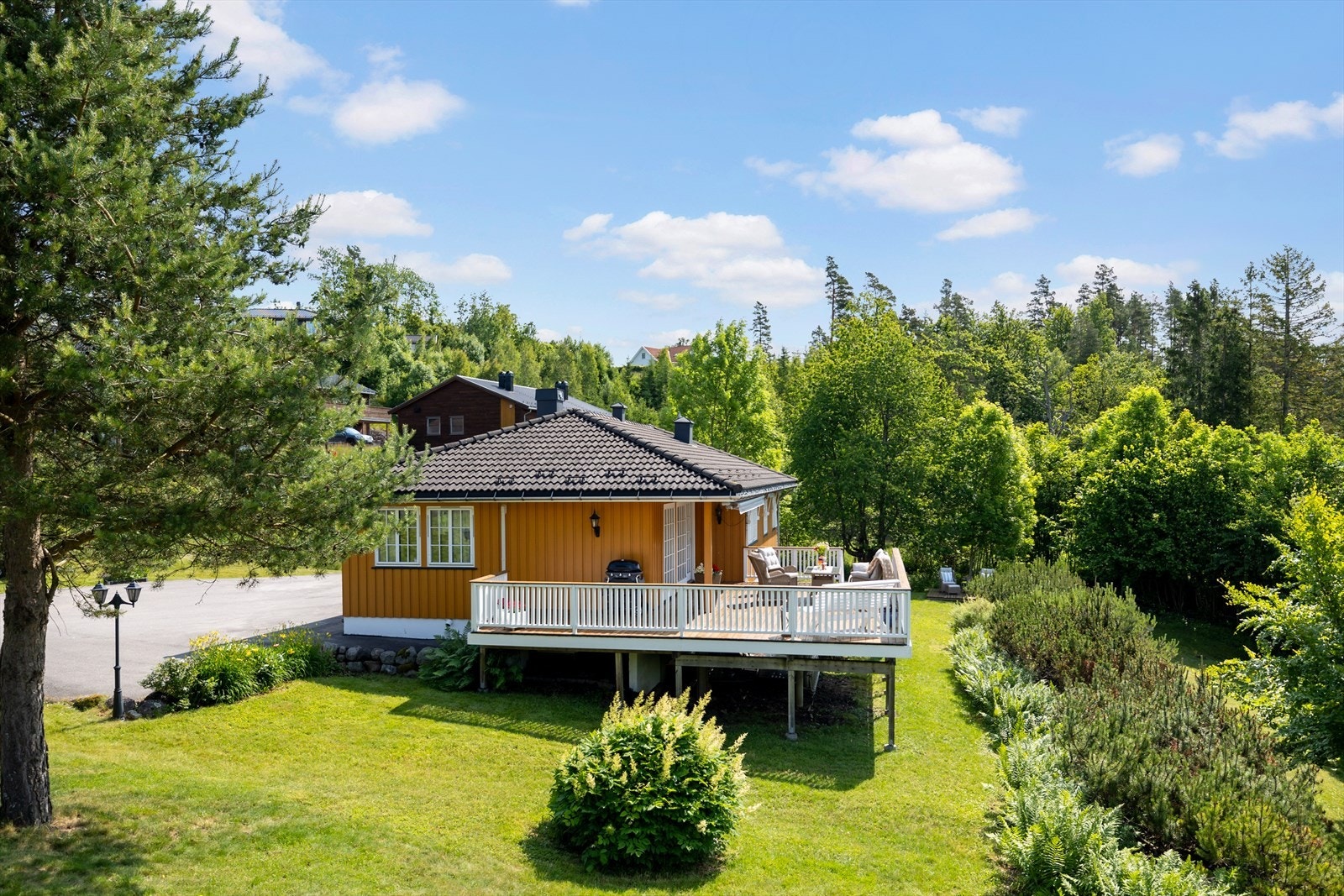 Velkommen til Holteveien 55, presentert av Aktiv Eiendomsmegling v/Kaia Hostvedt Dahle Galleribilde