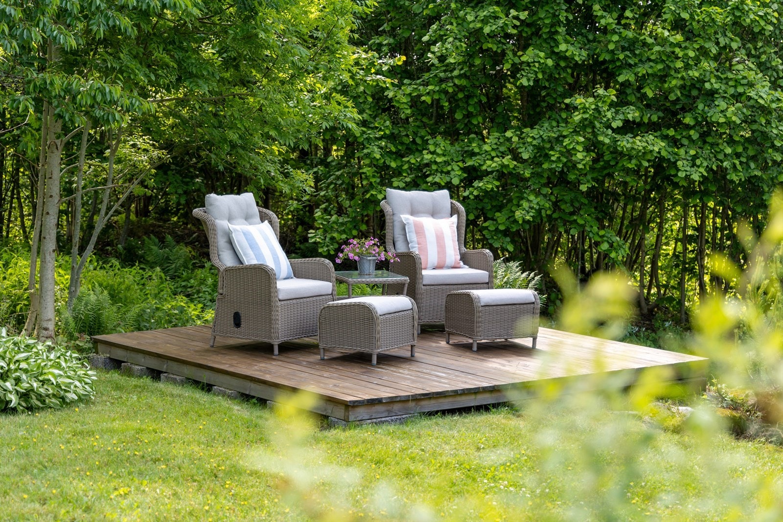 Her kan du flytte rett inn og nyte et hjem som byr på både komfort, romslighet og fantastiske uteområder. Galleribilde