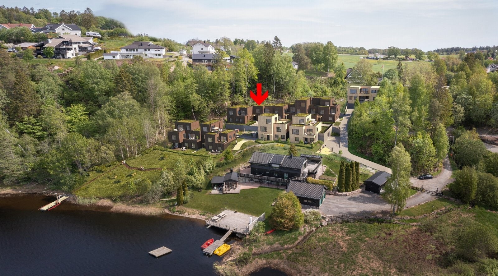 Vinterveien. Idyllisk solrik og stille beliggenhet ved Gjellumvannet. Galleribilde