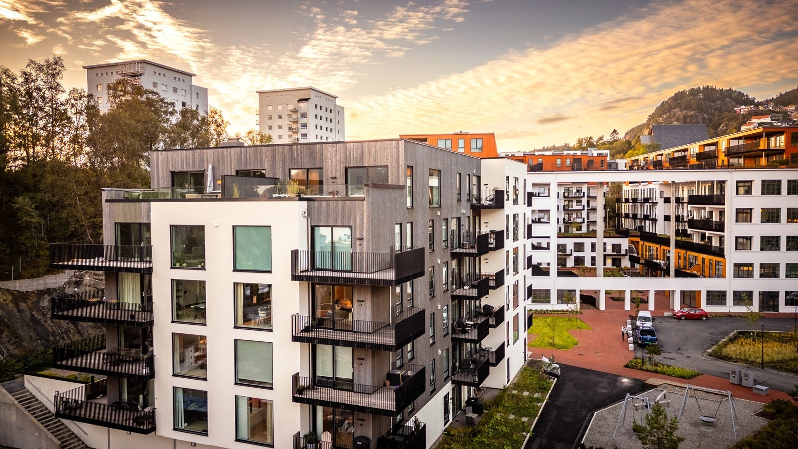 Boligen befinner seg sentralt til i Breiviken, like imellom Biskopshavn og Sandviken. Galleribilde