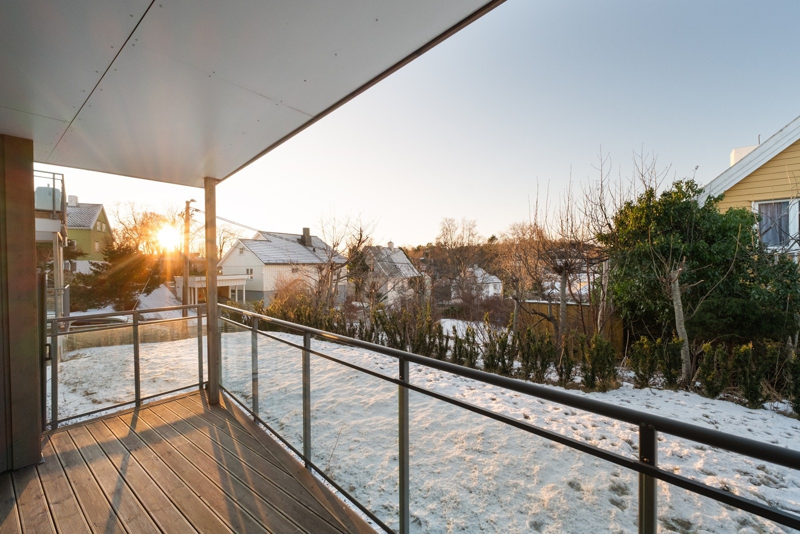 På sommerstid vil man her kunne nyte solen mesteparten av ettermiddagen og kvelden. Galleribilde