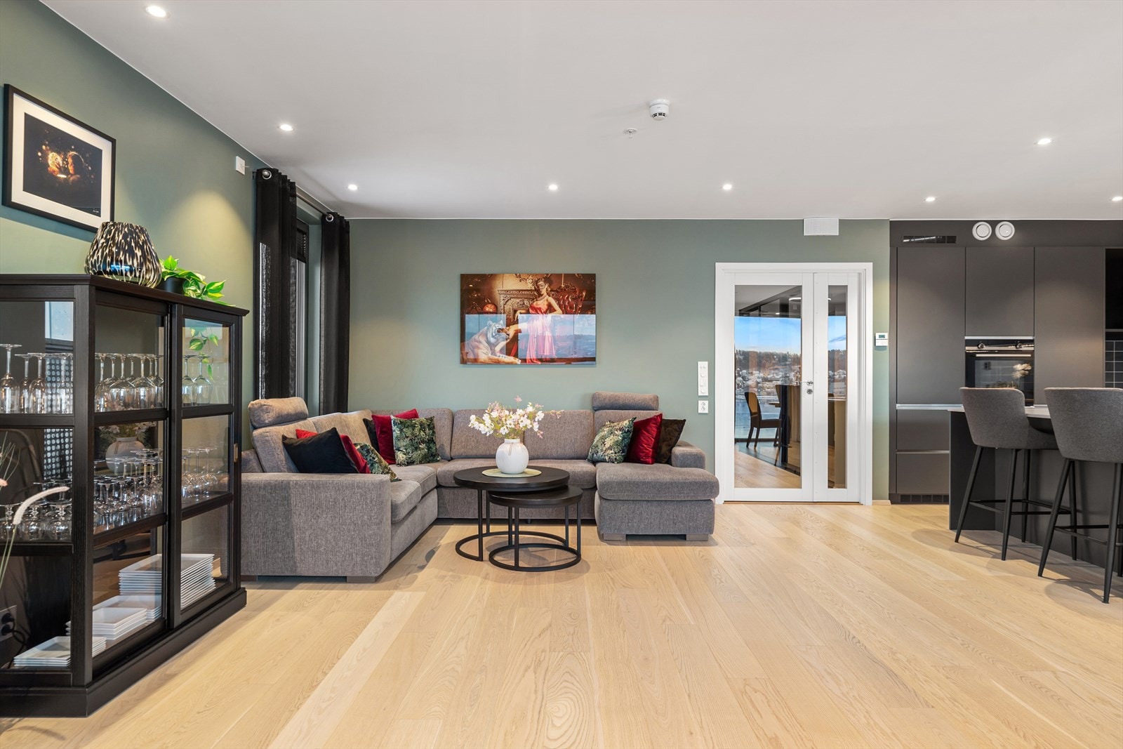 Leiligheten varmes opp med vannbåren gulvvarme. Galleribilde