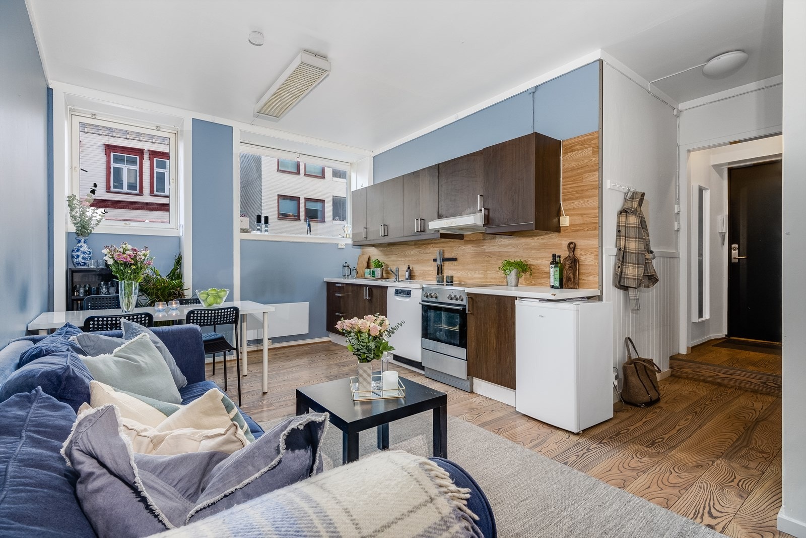 Leiligheten har på tre soverom, alle tilrettelagt med hems - perfekt for utleie. Galleribilde