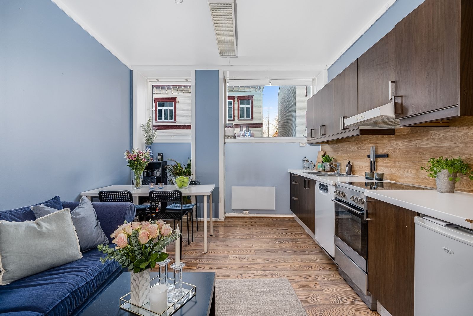 Her har du lave felleskostnader på kun kr 2 045,- per mnd. Dette inkluderer bl.a. kabel-TV, internett m.m. Galleribilde