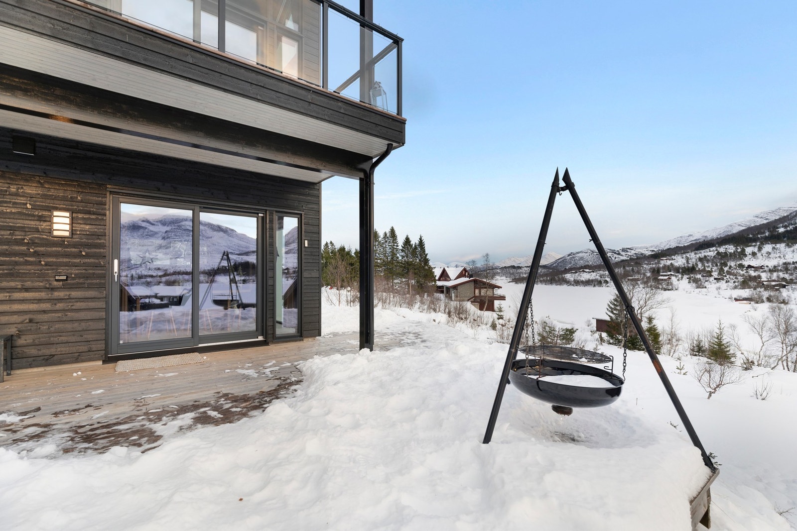 Stor terrasse. Galleribilde