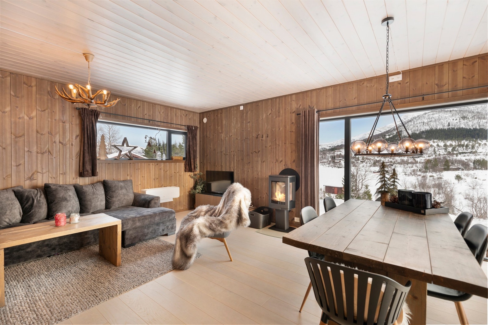 Moderne og tiltalende leilighet med høy standard, tre soverom og super utsikt! Galleribilde