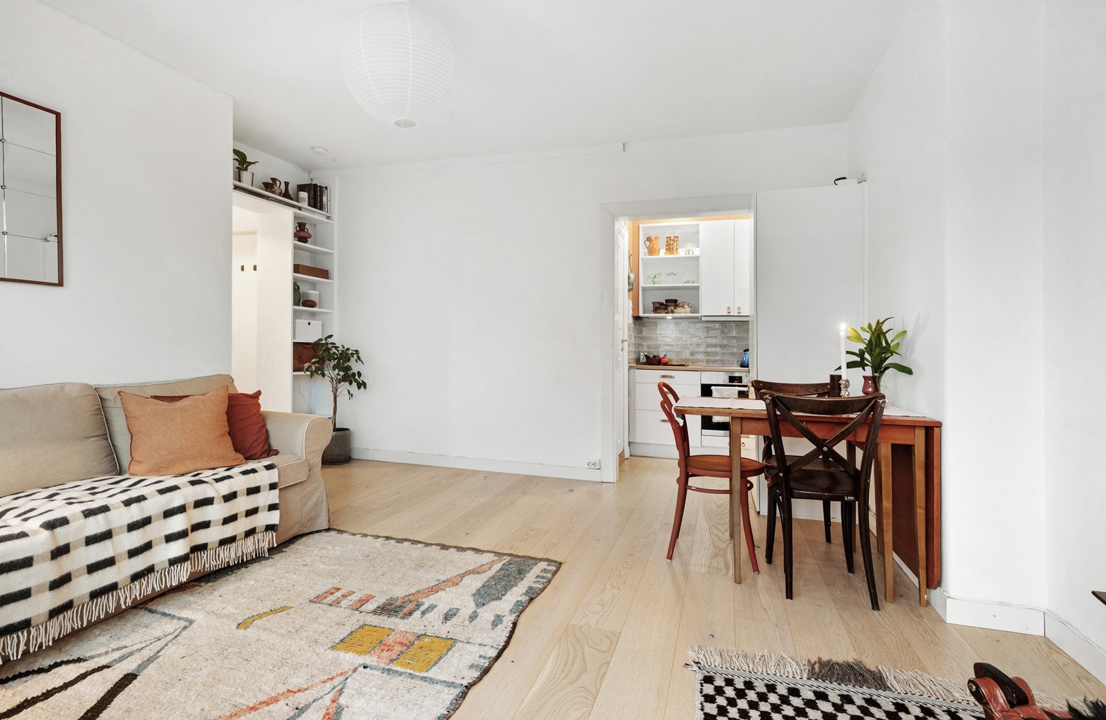 Mot spiseplass og kjøkken Galleribilde