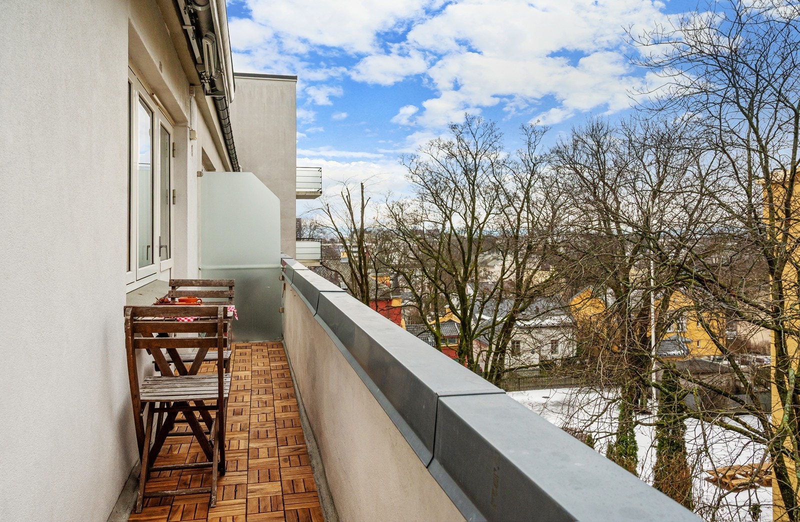 Balkong på 7 m² med ettermiddag- og kveldssol Galleribilde