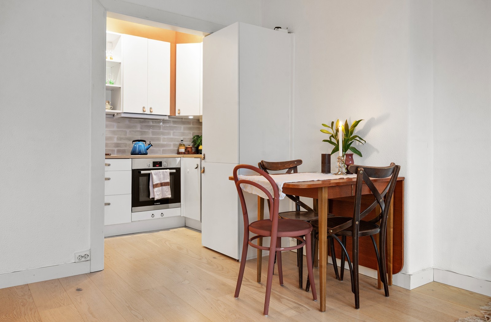 Mot spiseplass og kjøkken Galleribilde