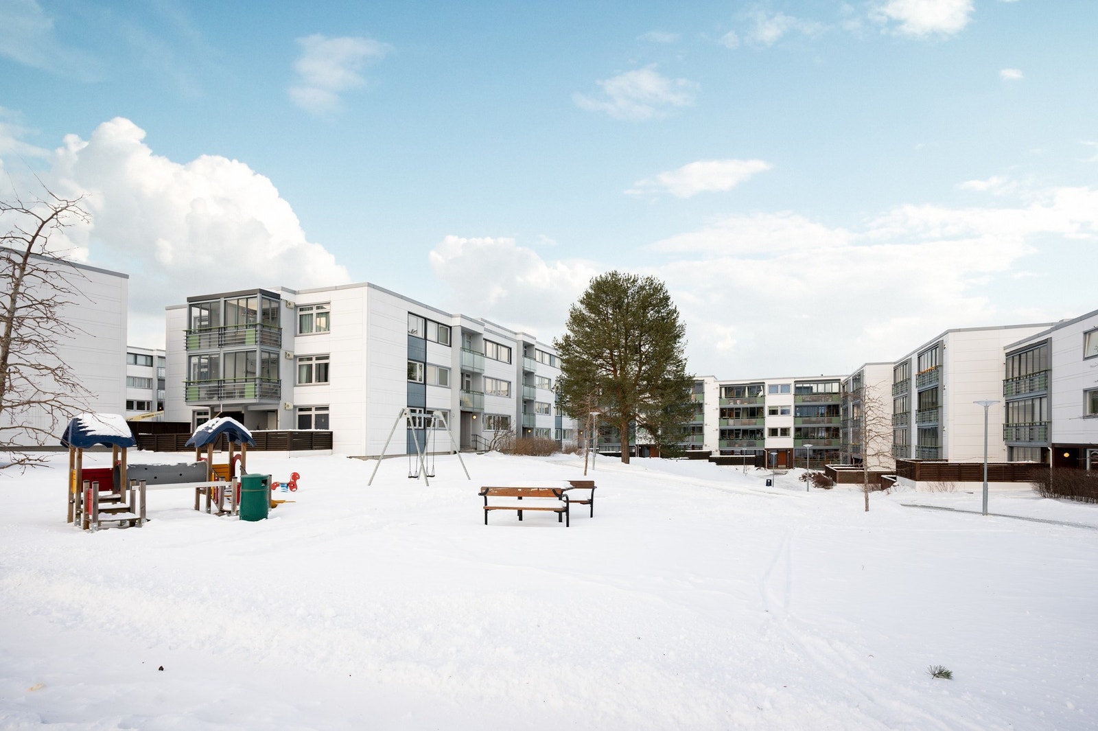 Kort vei til barnehager, Huseby skole, Huseby ungdomsskole og Heimdal videregående skole. Galleribilde