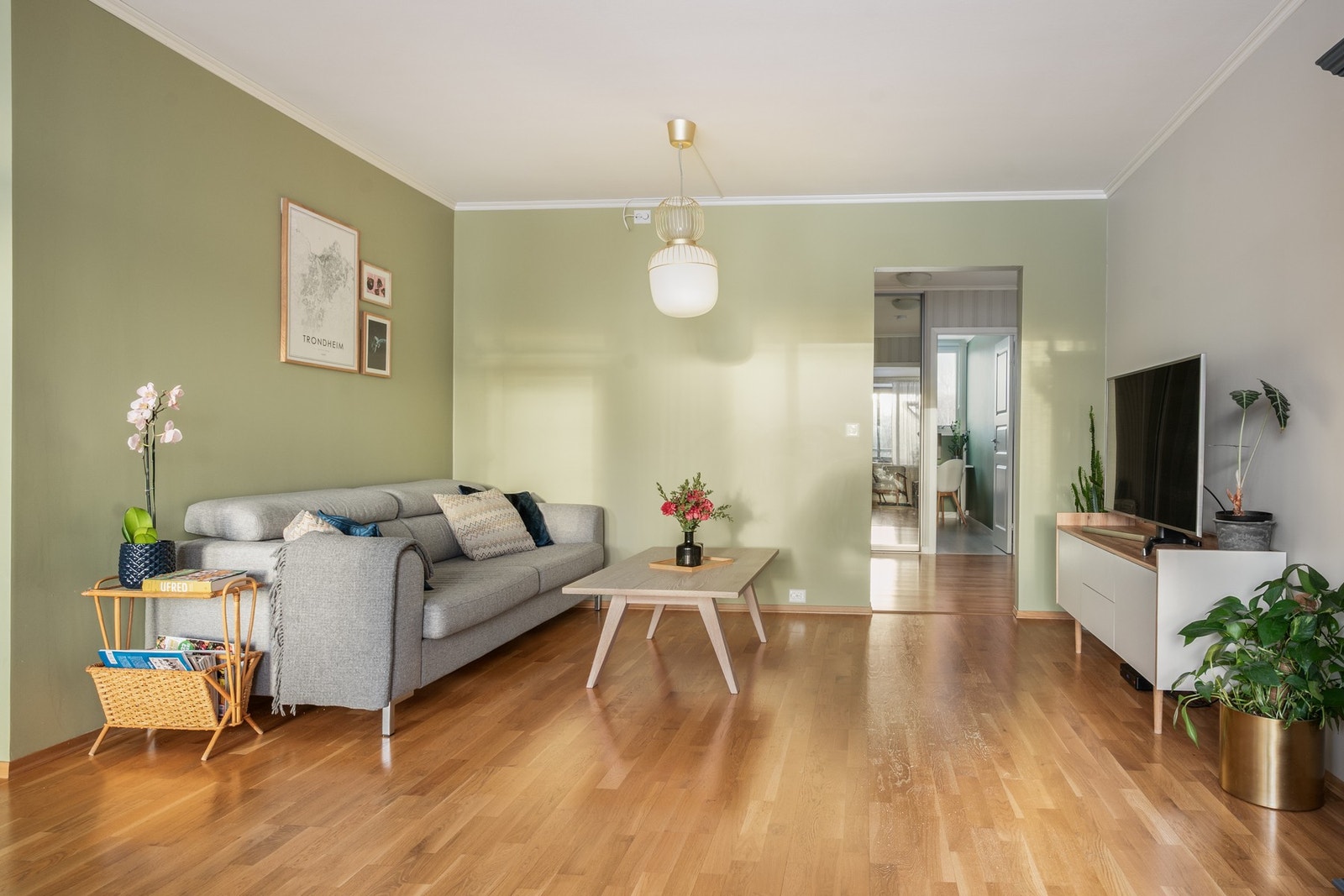 Leiligheten har en praktisk og gjennomtenkt planløsning som gjør det enkelt og møblere. Galleribilde