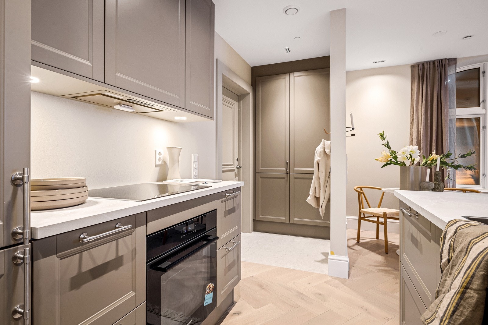 Kjøkken fra Askøy Kjøkkensenter med profilerte fronter Galleribilde