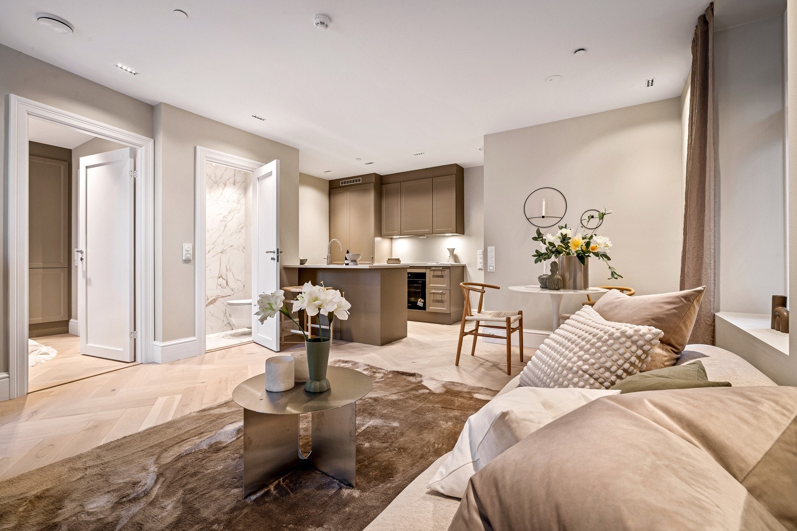 Alt av farger, overflater og belysning er nøye satt sammen Galleribilde