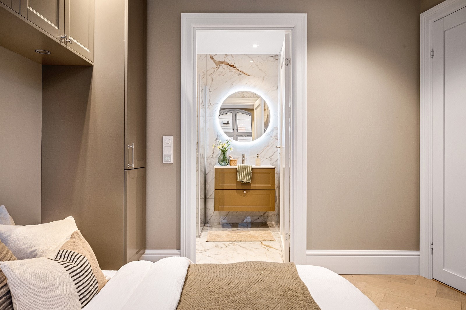 Pent listverk Galleribilde