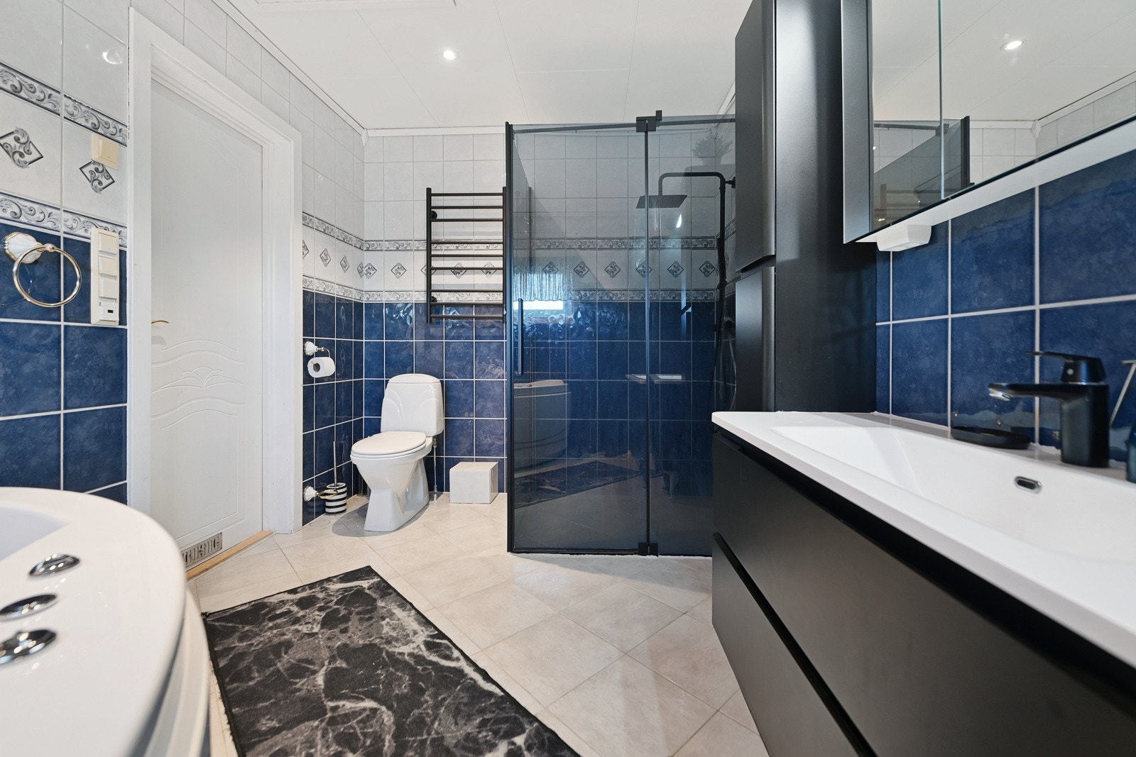 Bad i 1. etasje Galleribilde