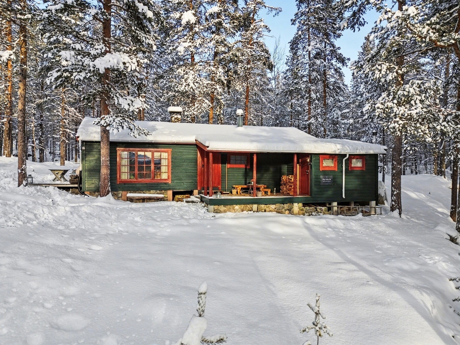 Hytta ligger ca. 760 M.O.H. vest for Tunhovd Galleribilde