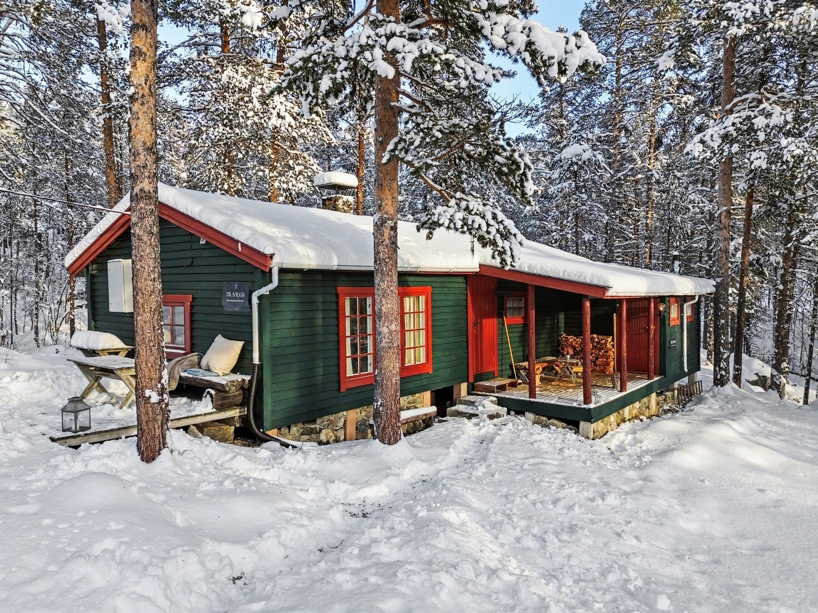 Velkommen til Tunhovdvegen 2361!
Foto utvendig vinter: Eie Fjellmegleren v/ Bjørn Arne Kjerstad Galleribilde
