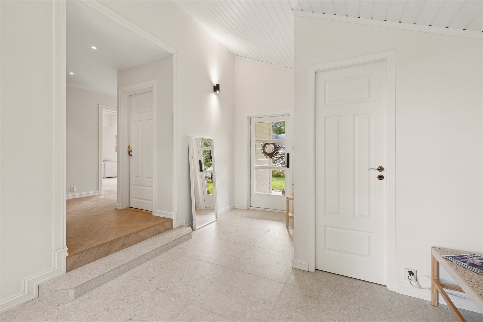 Entrèn ble delvis pusset opp i 2024 Galleribilde