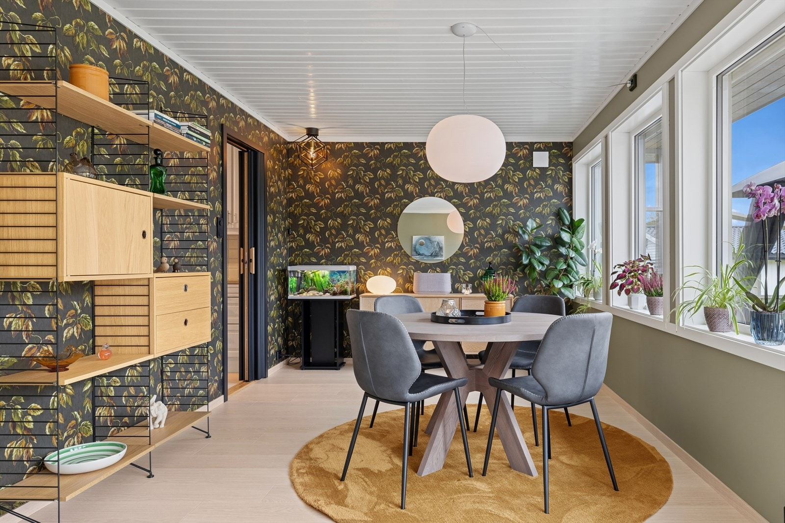 Her ligger forholdene til rette for å invitere venner og familie til hyggelige sammenkomster. Galleribilde