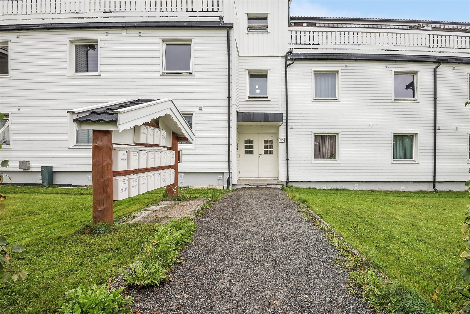 Gruset adkomst. Galleribilde