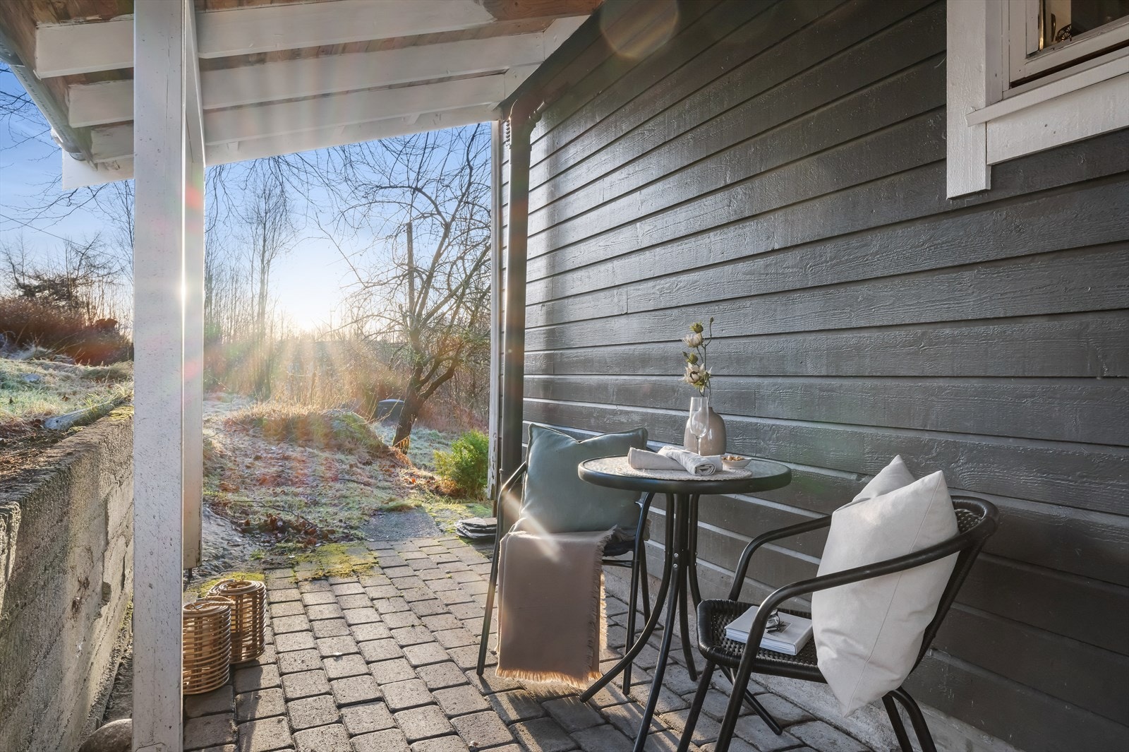 Koselig krok hvor man kan nyte morgenkaffen. Galleribilde