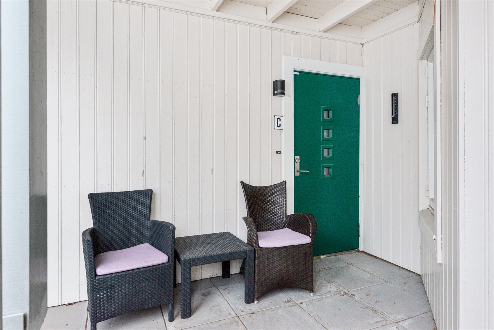 Hyggelig inngangsparti - Hellebelagt og belysning Galleribilde