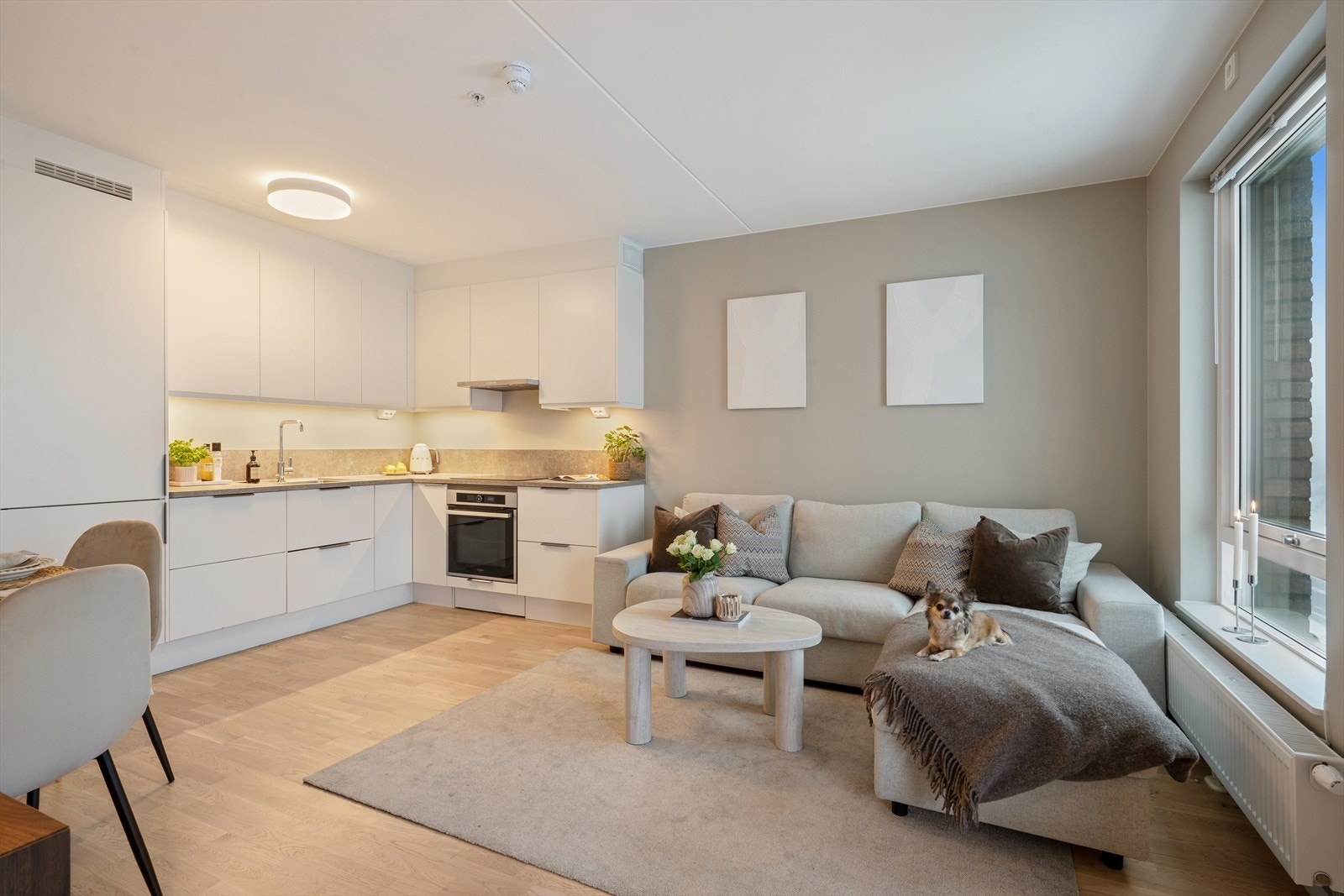 Flott åpen stue/kjøkkenløsning! Galleribilde