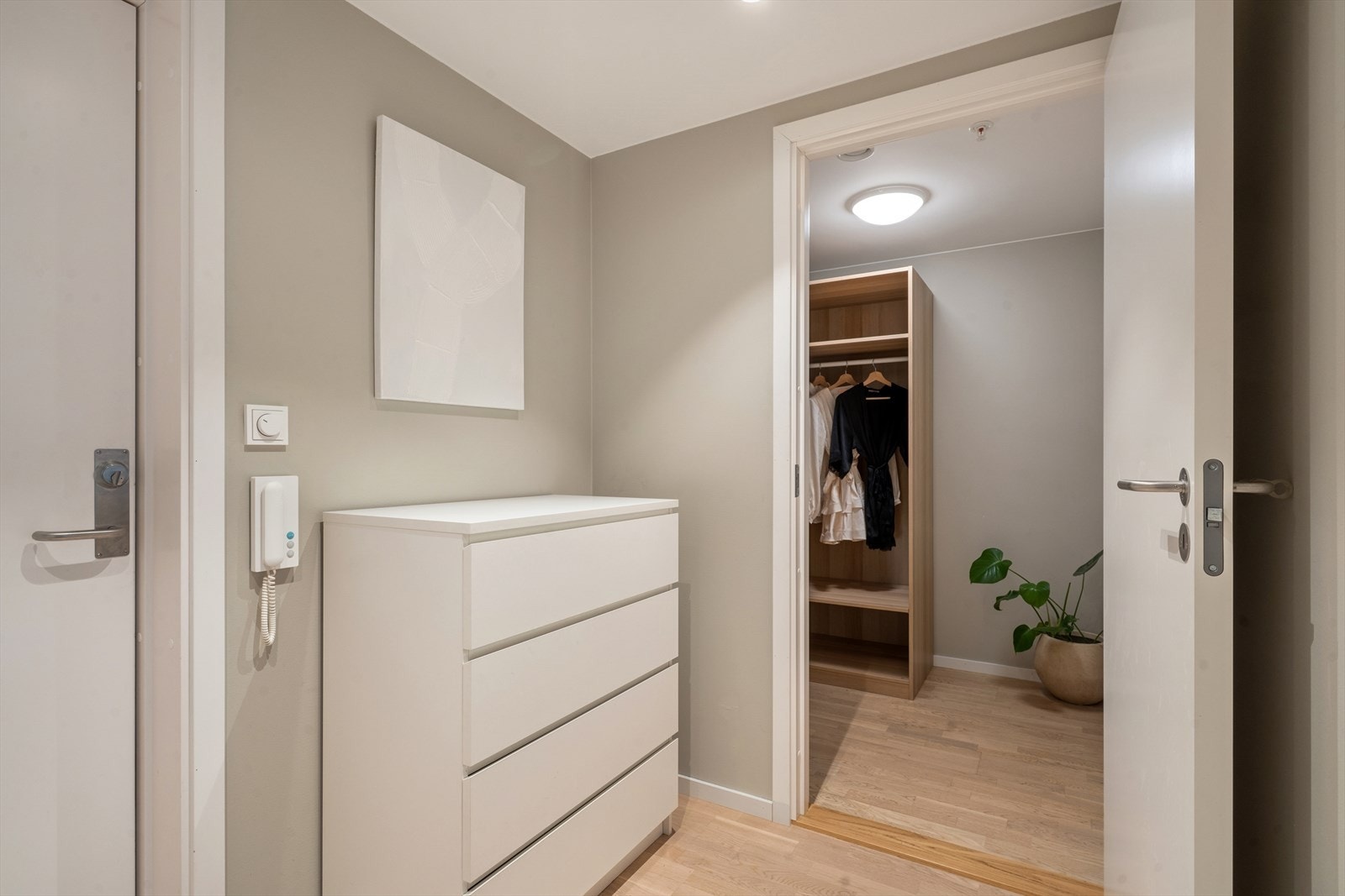 Dette er en flott 2-roms selveierleilighet beliggende i 4. etg. i et etablert og attraktivt område. Galleribilde