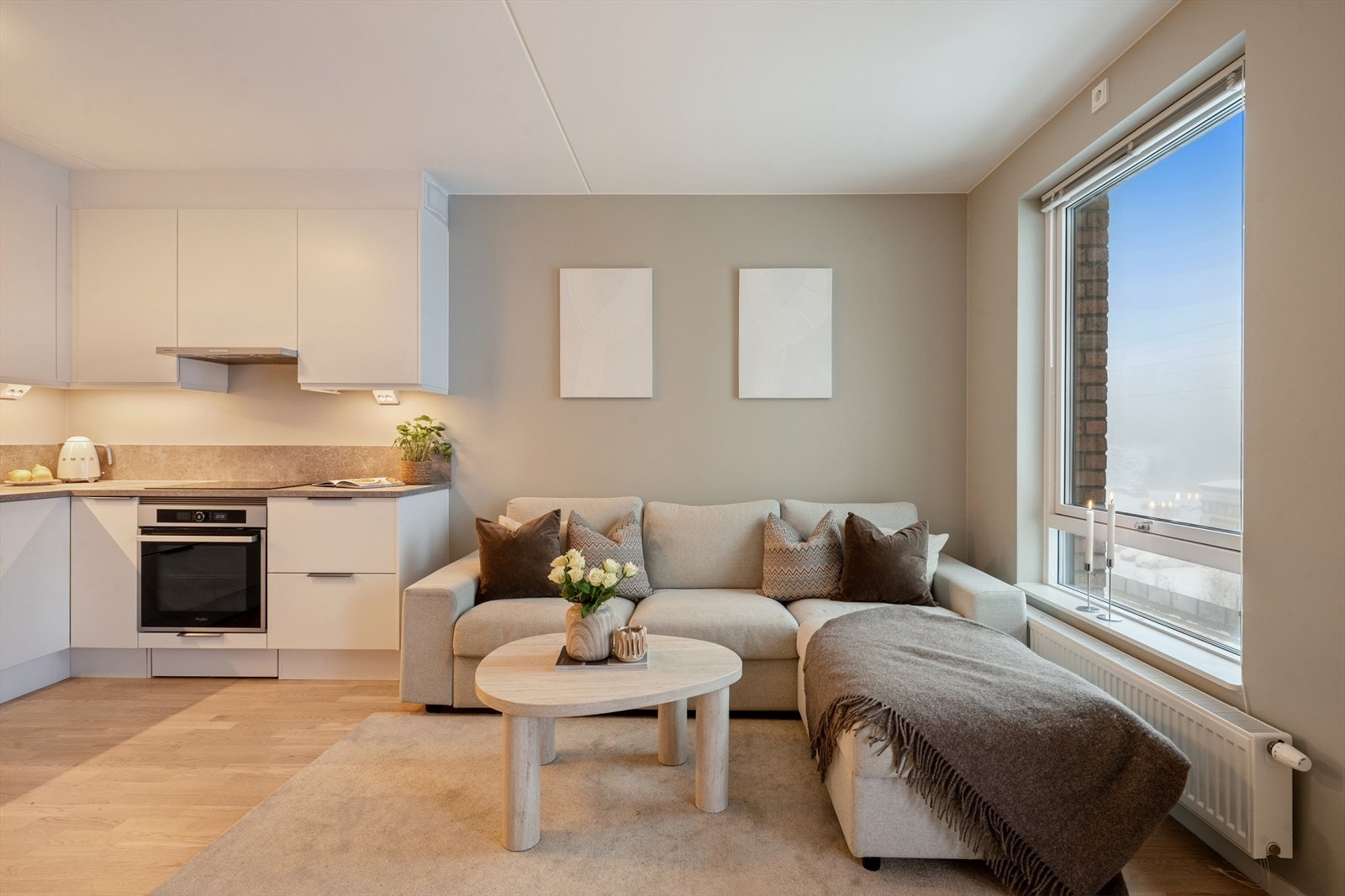 Innvendig finner du blant annet parkettgulv, vannbåren oppvarming via radiatorer og balansert ventilasjon Galleribilde