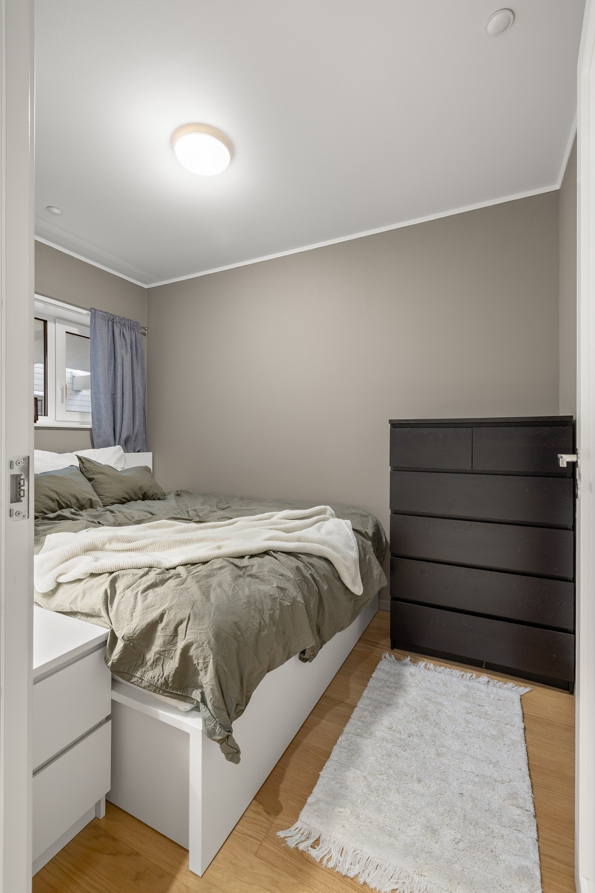 Bod i leiligheten som er innredet som soverom - boden er ikke bruksendret og ikke godkjent for varig opphold Galleribilde