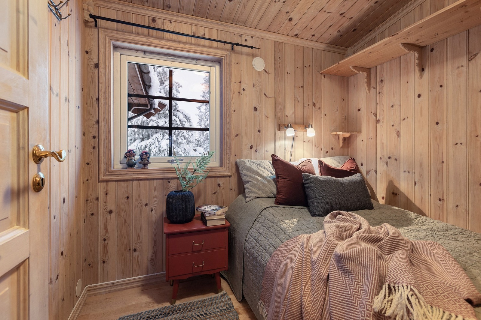 Hytta byr på gode overnattingsmuligheter for både familie og gjester. Galleribilde