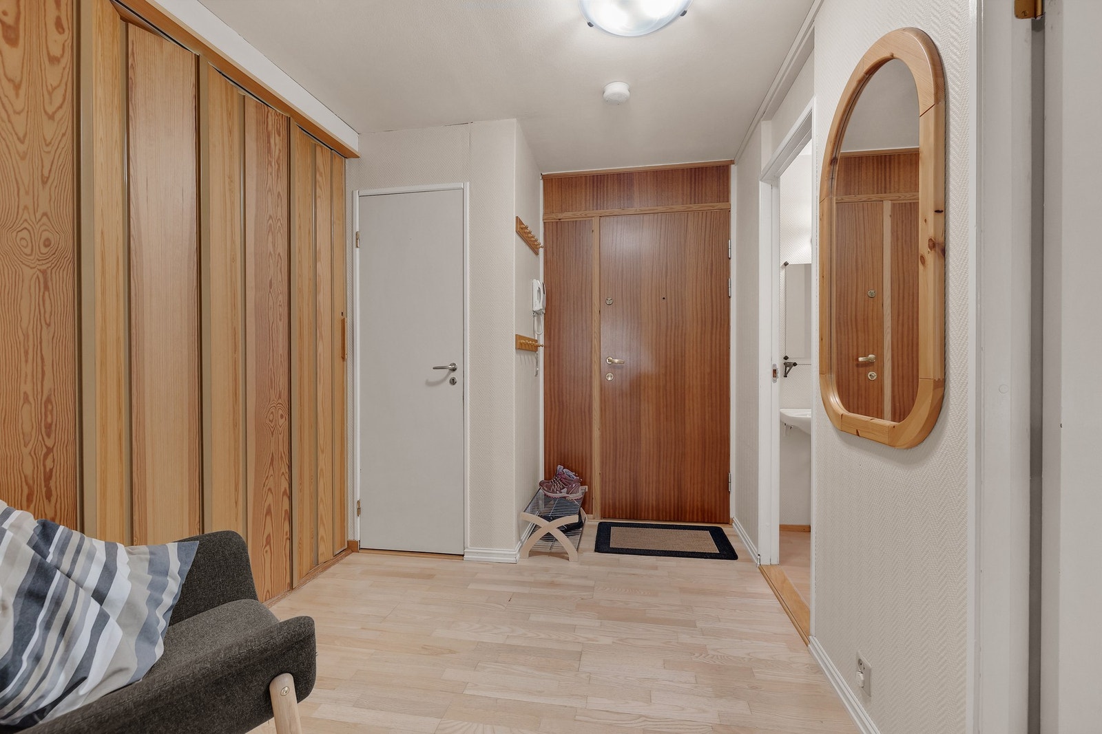 Entre/gang med oppbevaringsplass Galleribilde